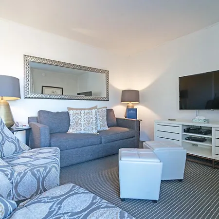East Hampton House Resort-2