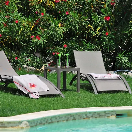 Villa Valflor Chambres D'Hotes Et Appartements-2
