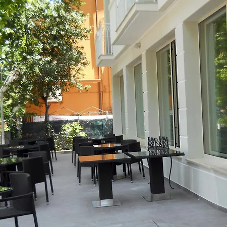 Hotel Favorita Easy Stay B&B-2