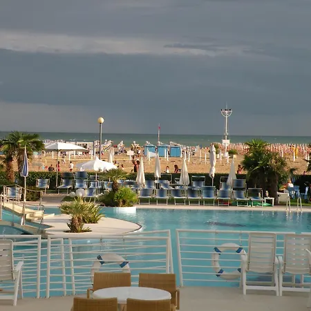 Majestic Beach Hotel&Wellness-3