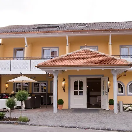 Hirsch 1783 Hotel Landhaus-3