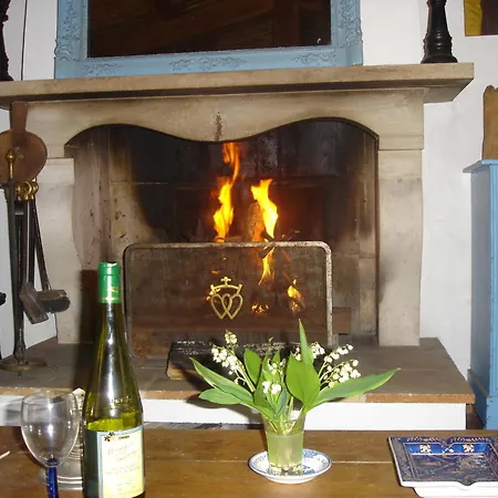 Le Buzet Bleu Bed & Breakfast-3