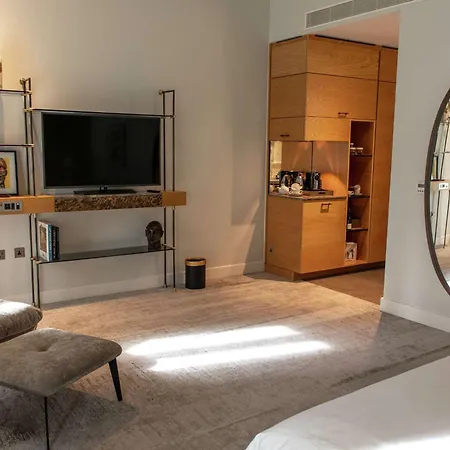 Lincoln Plaza London, Curio Collection By Hilton-2