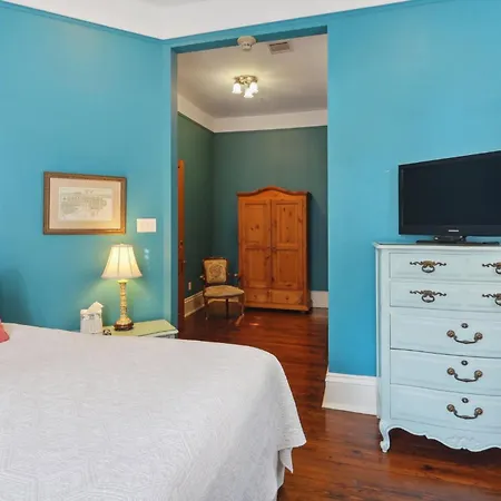 Maison Perrier Bed & Breakfast-2