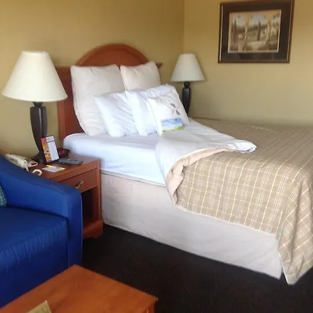 Days Inn By Wyndham Destin-3