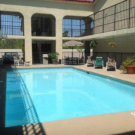 Days Inn By Wyndham Destin-2