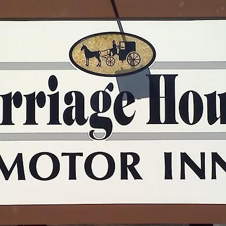 Carriage House Motor Inn-3