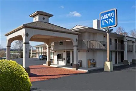 Parkway Inn-3