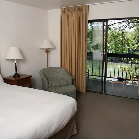 Riverside Inn-3