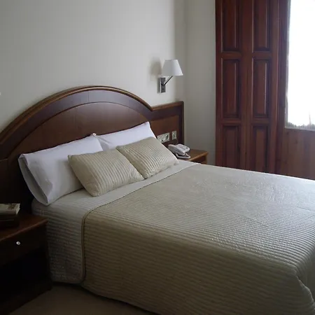 Hotel San Sebastián Hospedería-3