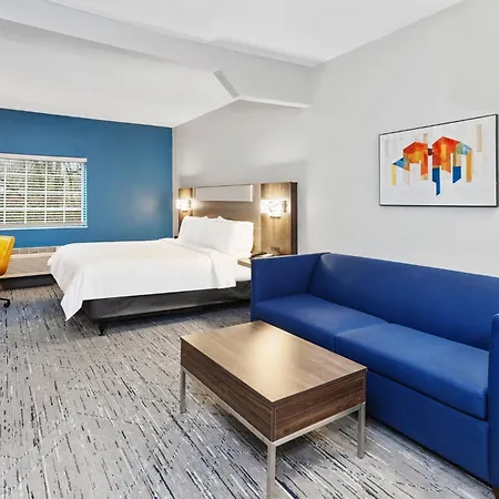 Holiday Inn Express & Suites Carmel North - Westfield By Ihg-2