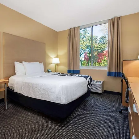 La Quinta By Wyndham West Palm Beach Airport-2