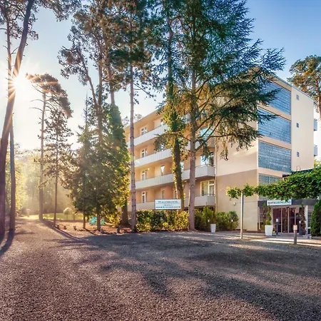 Waldhotel-2