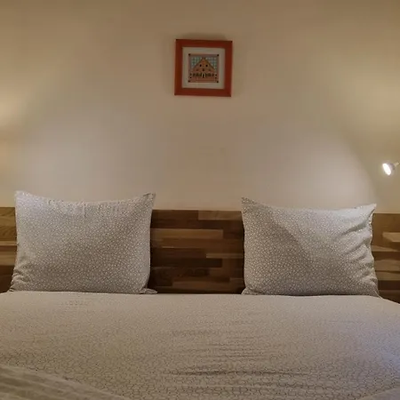 Margarida Guest House - Rooms Lisbon South By Rosado-3