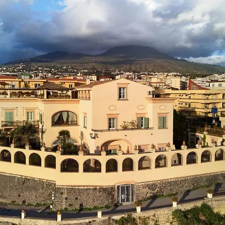 Casa Raiola Ercolano Luxury Rooms&Spa-3