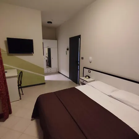 Hotel Italia-3