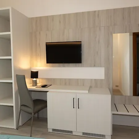 Hotel Carinthia-2