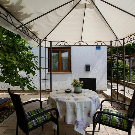Apartments Ina & Ika-3