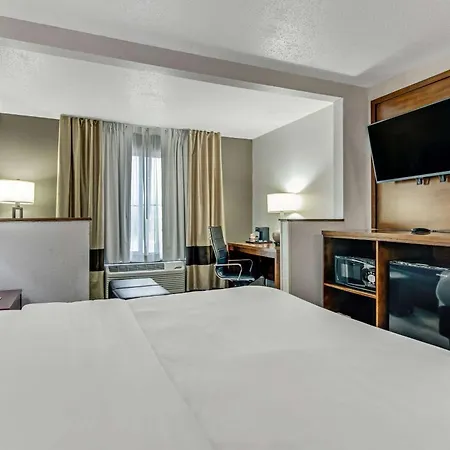 Comfort Suites Near I-80 And I-94-3