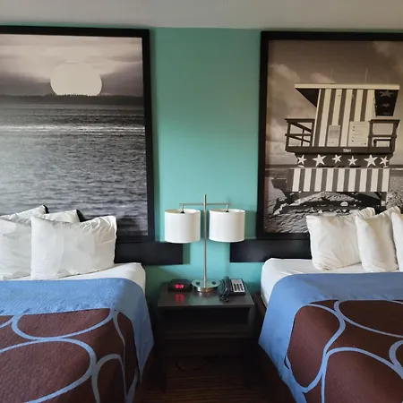 Super8 By Wyndham Nearby Clearwater St Petersburg International Airport-3