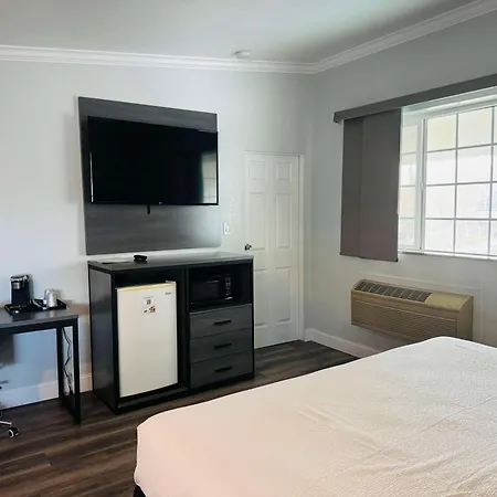Surestay By Best Western Fresno Central-3