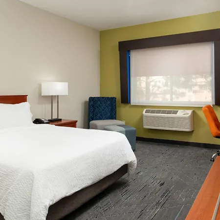 Holiday Inn Express & Suites Farmington Bloomfield By Ihg-3