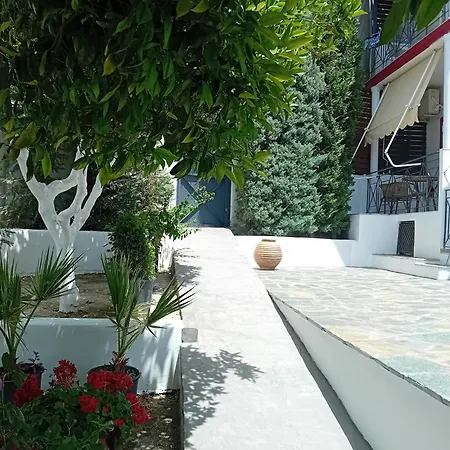 Studios Spiros Parga-2