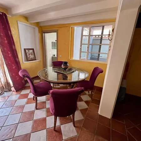 "Flora B&B "- Rooms In Privat Home Habitaciones En Una Casa Privada-2