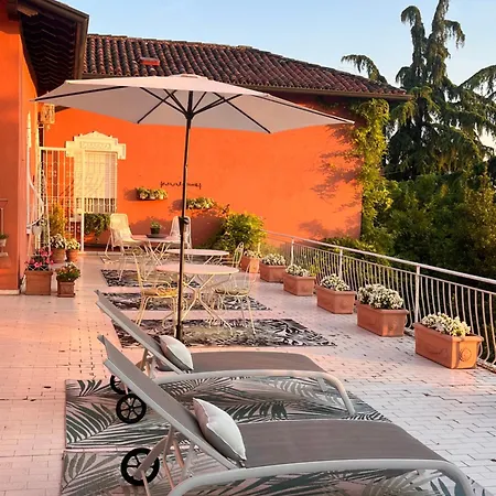 Villa House And Garden B&B-2