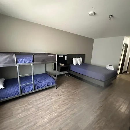 Pinetop Studio Suites-2
