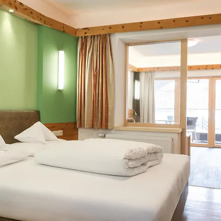 Schlosshotel Seewirt-3