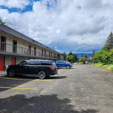 Columbia Gorge Inn-3