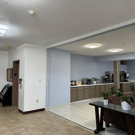 Super 8 By Wyndham Mason City-2
