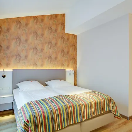 Elisabeth Hotel Garni-3