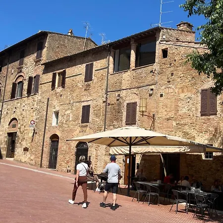 A La Casa Dei Potenti-3