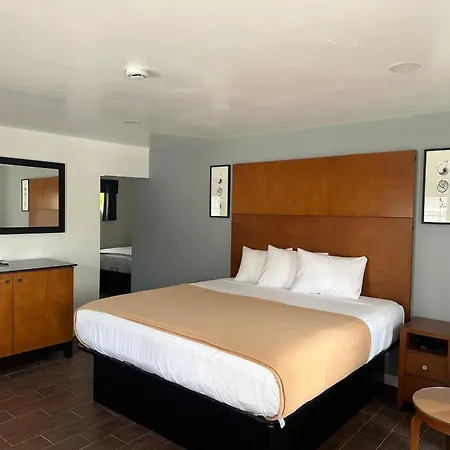 Oceanside Inn & Suites-3