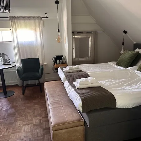 Bed And Breakfast Goes-3