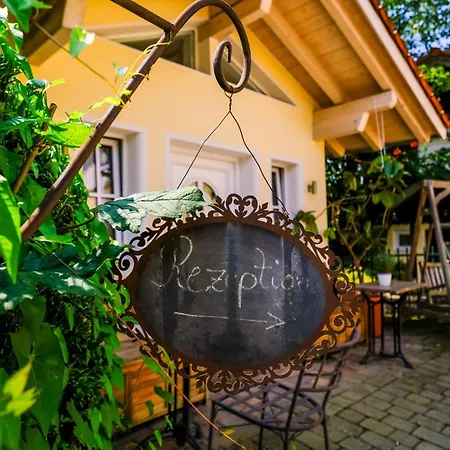 Landhaus Café Restaurant&Hotel-3