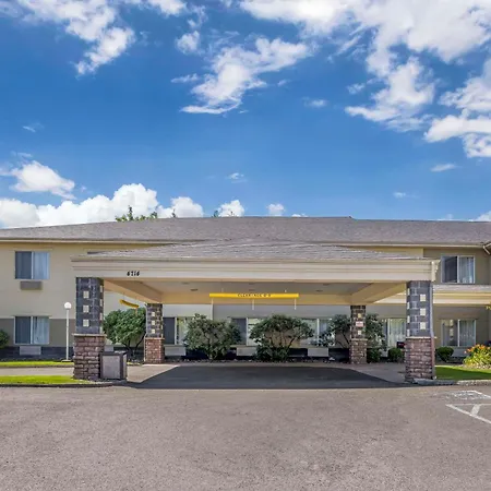 Comfort Suites Near Vancouver Mall-2