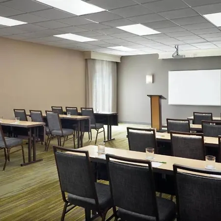 Courtyard By Marriott Macon-3