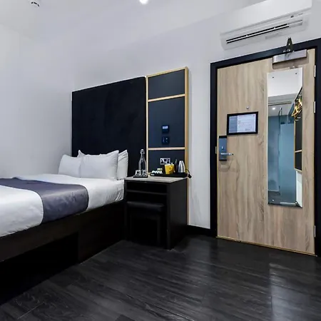 The Z Hotel Trafalgar-2