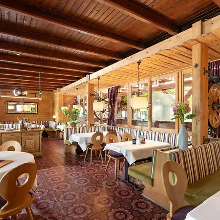 Hotel Tiroler Stuben-3