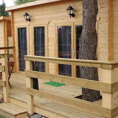 Inn Seventies Cheap And Chic-2