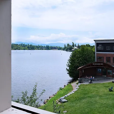 The Haus On Mirror Lake-2