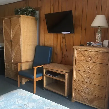 The Skylark Beach Inn-2