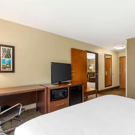 Comfort Inn & Suites Grinnell Near I-80-3