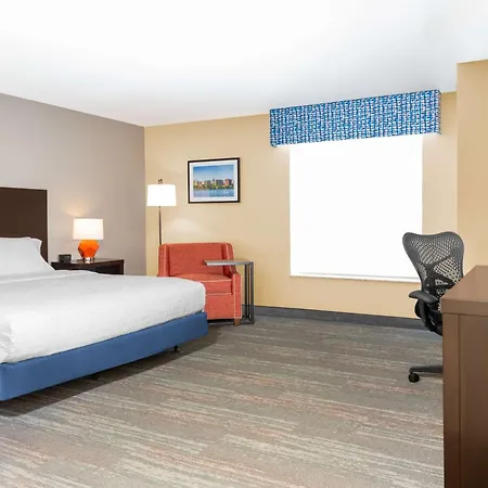 Hampton Inn & Suites Madison Downtown-2