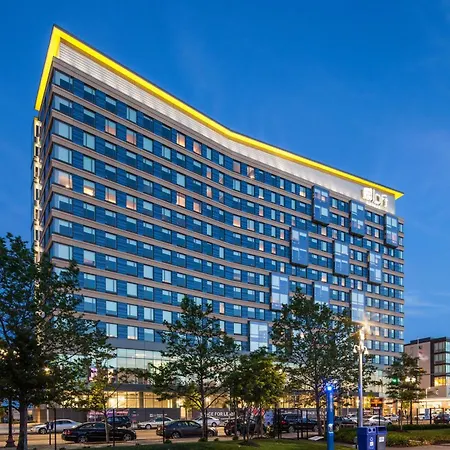 Aloft By Marriott Boston Seaport District-3