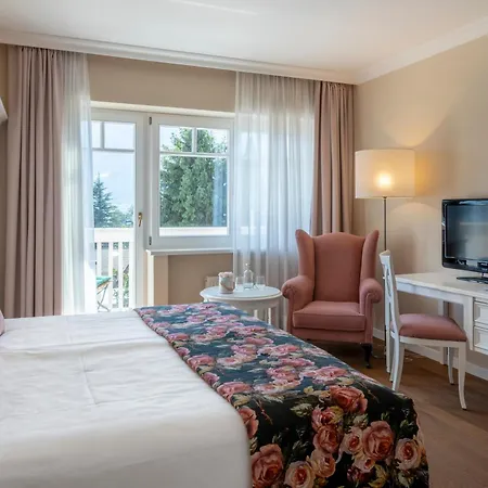 Hotel Pienzenau Am Schlosspark-3