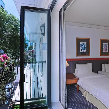 The Jesselton Hotel-2